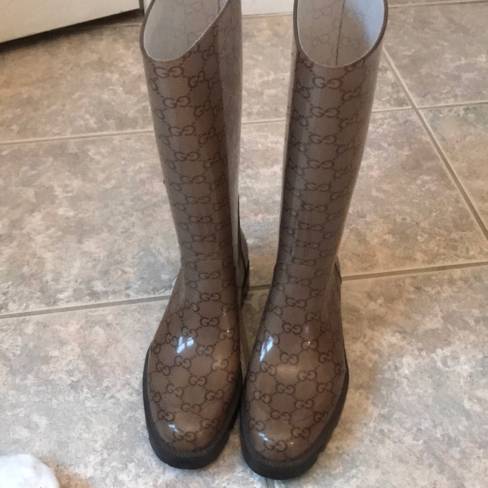 Gucci rain boots